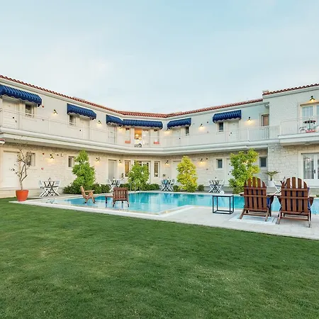 Levin Hotel *