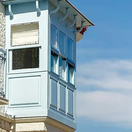Levin Hotel *