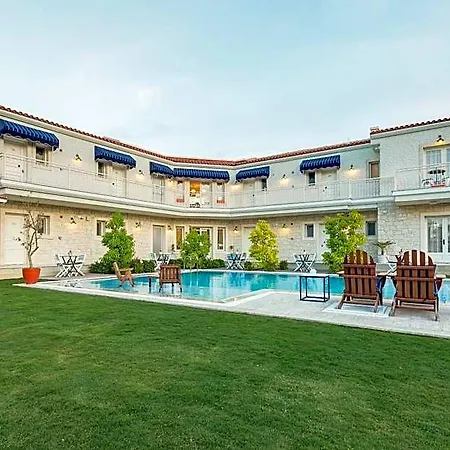 Levin * Alaçatı